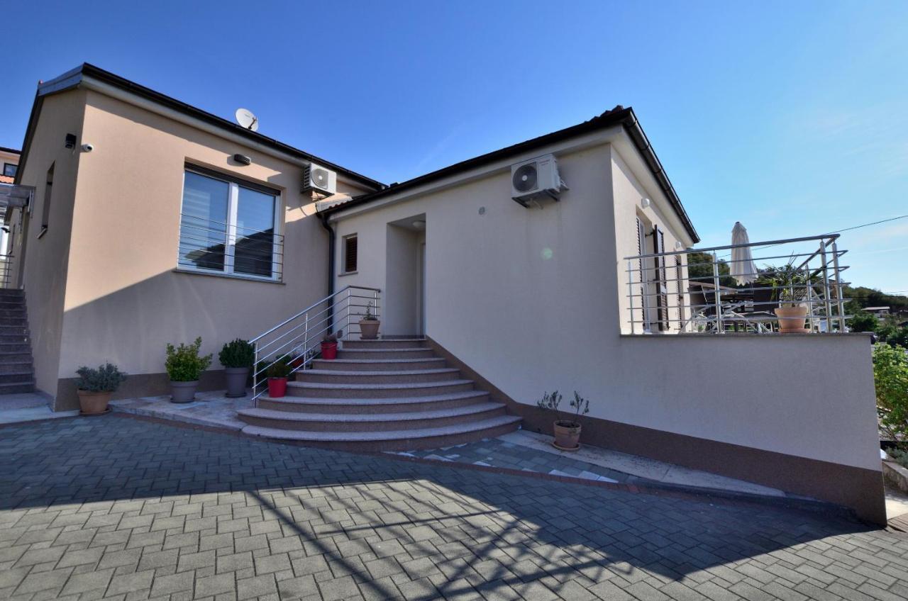 Apartments Golden Hour Jurdani Bagian luar foto