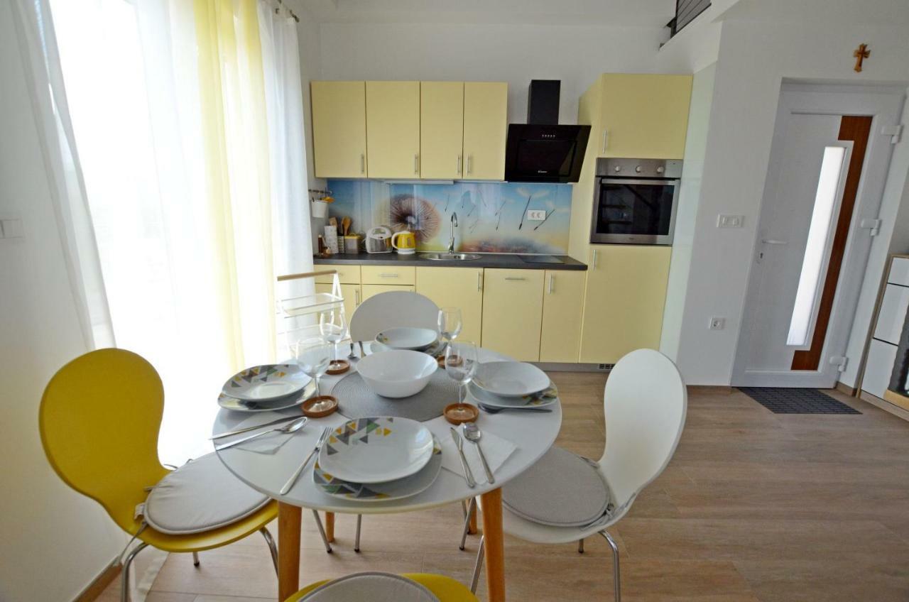 Apartments Golden Hour Jurdani Bagian luar foto
