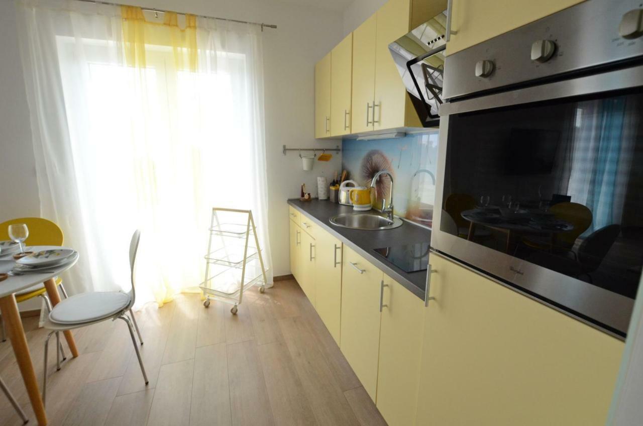 Apartments Golden Hour Jurdani Bagian luar foto