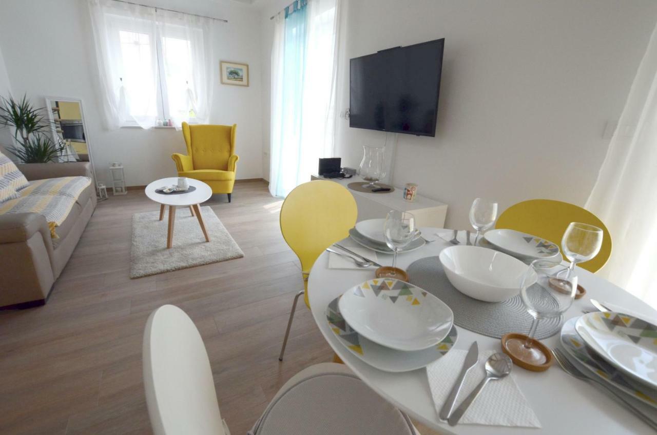 Apartments Golden Hour Jurdani Bagian luar foto