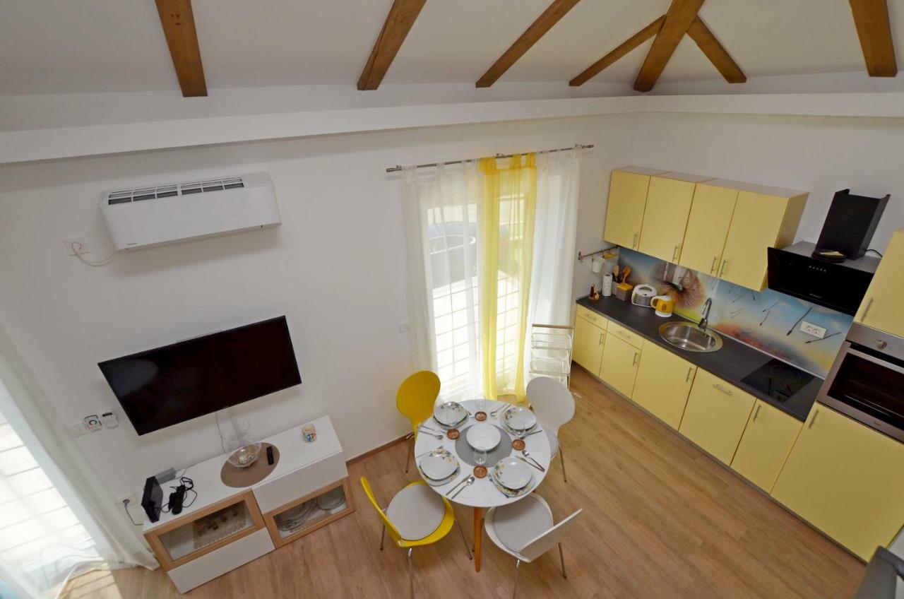 Apartments Golden Hour Jurdani Bagian luar foto