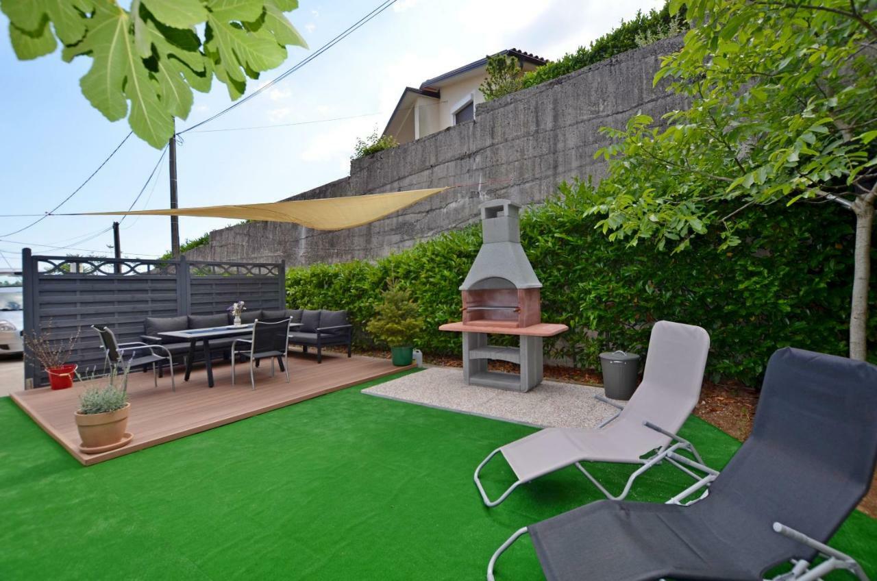 Apartments Golden Hour Jurdani Bagian luar foto